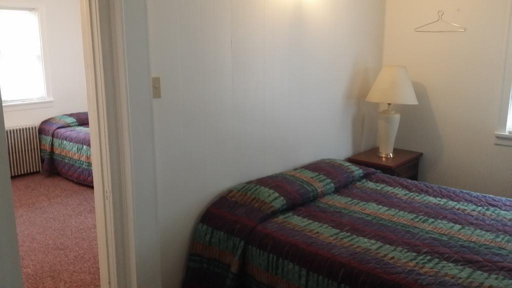 Cheyenne Motel Room photo